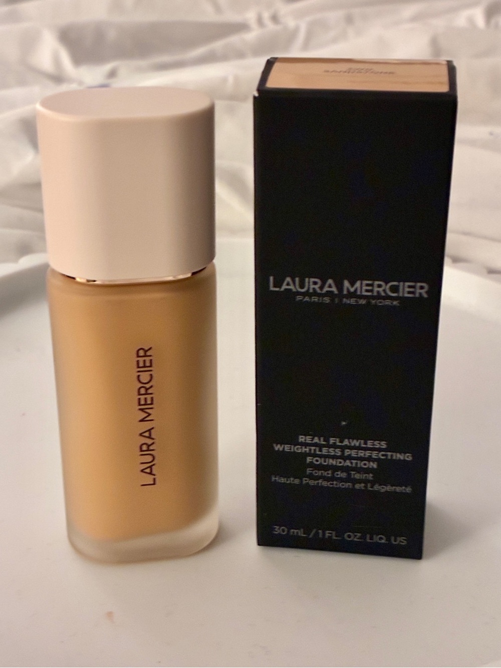 Laura Mercier Real Flawless Weightless Perfecting Foundation - 3W0 Sandstone NIB